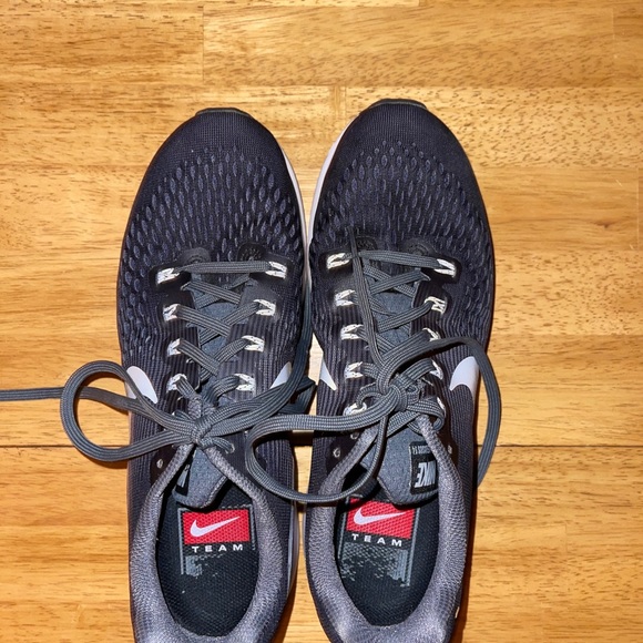 Nike zoom shoes - Picture 2 of 2